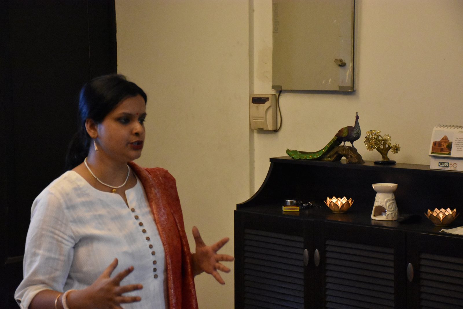 Rakhee leading a healing session